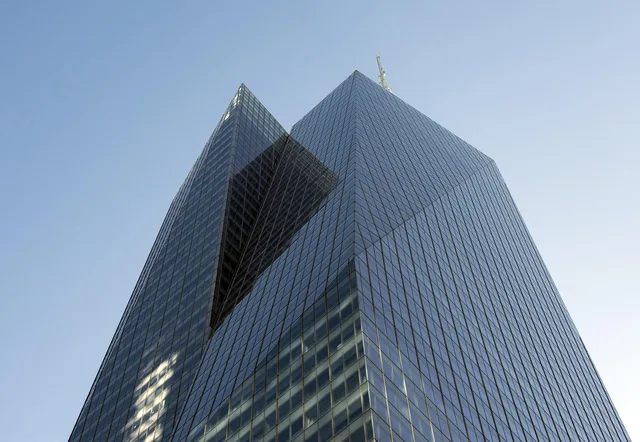 building, skyscraper, nyc, new york, city, corporate, financial, office, sky, downtown, cityscape, business, architecture, modern, office building, office building exterior, metropolitan, nature, manhattan, urban, modern building, tower, blue office. Financial adviser appointment setting: checks before the first dial